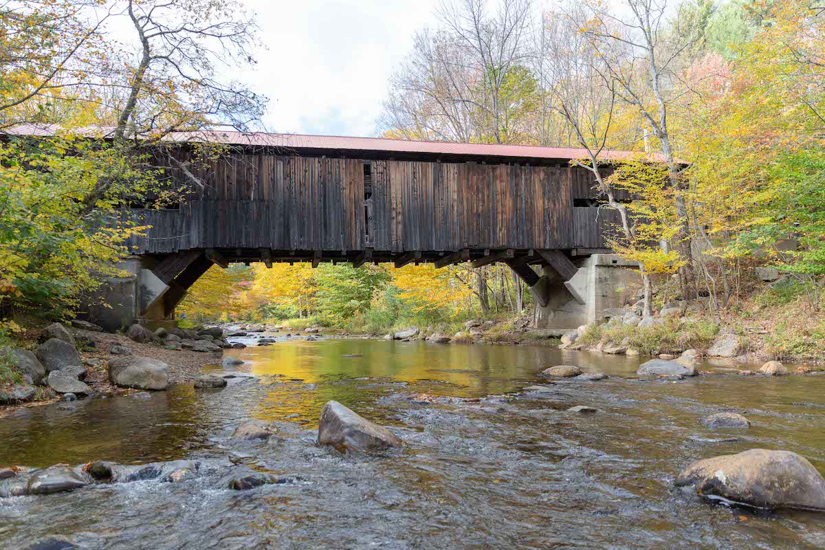 7 hermosos puentes cubiertos en la región de New Hampshire's Lakes - 9