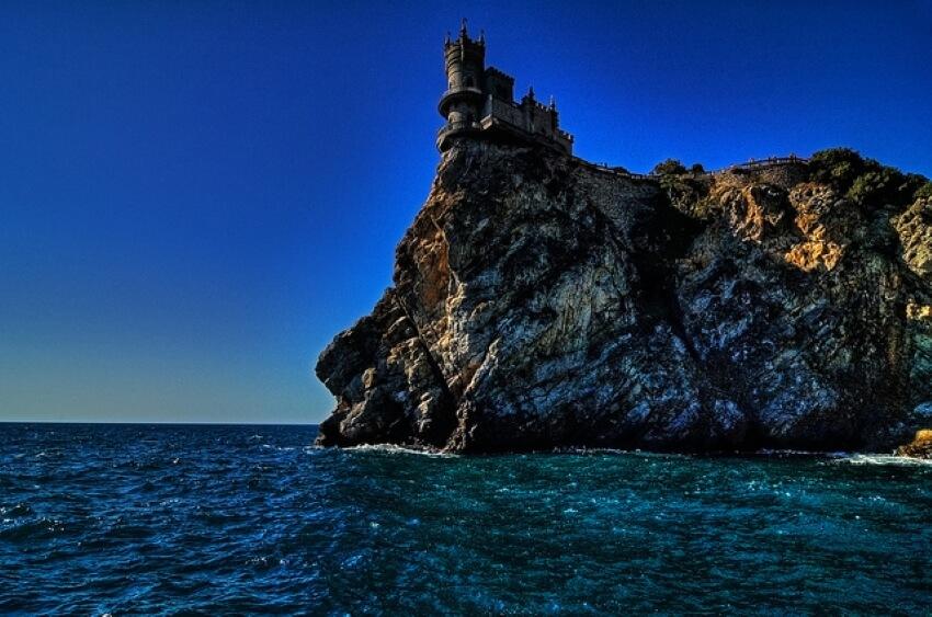 Swallow's Nest Castle Crimea - Castillo de cuento de hadas en un acantilado - 9