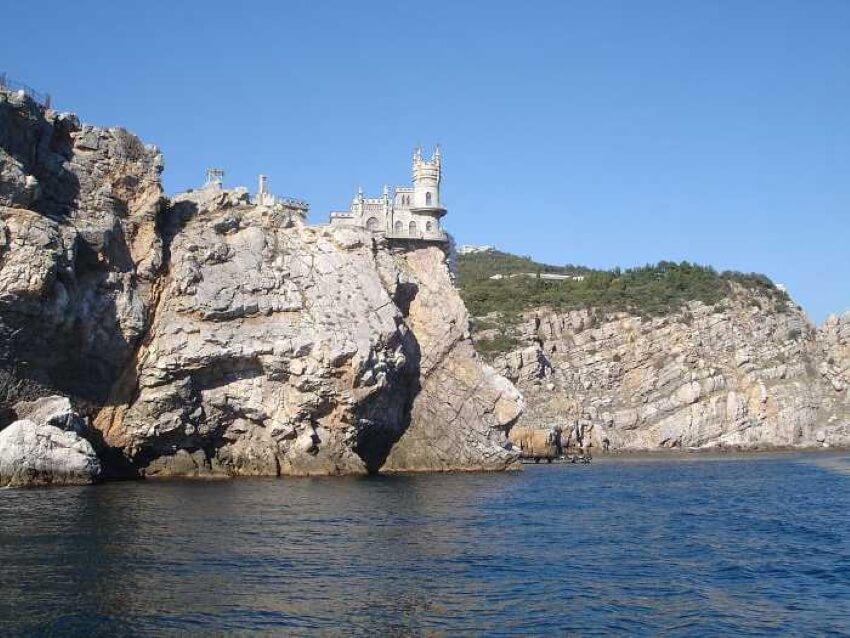 Swallow's Nest Castle Crimea - Castillo de cuento de hadas en un acantilado - 3