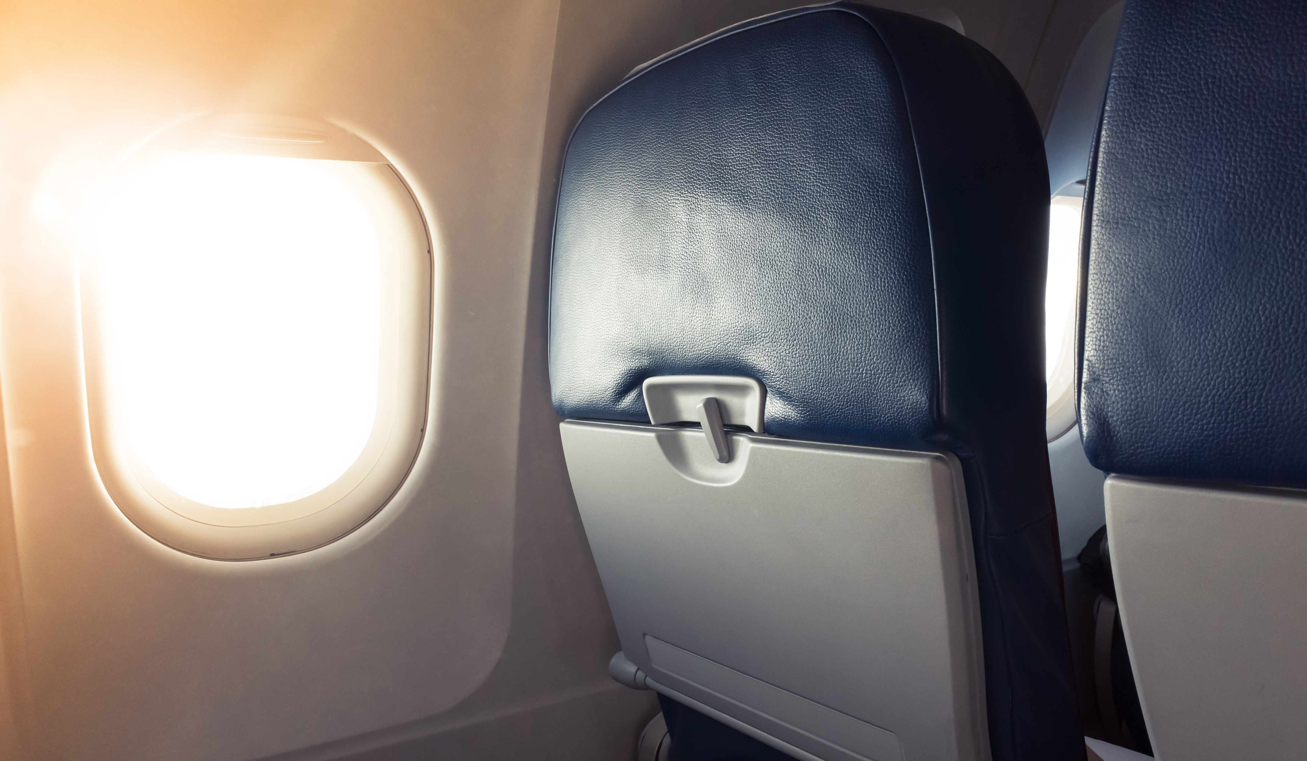 5 formas de sobrevivir a un vuelo en la economía básica - 449