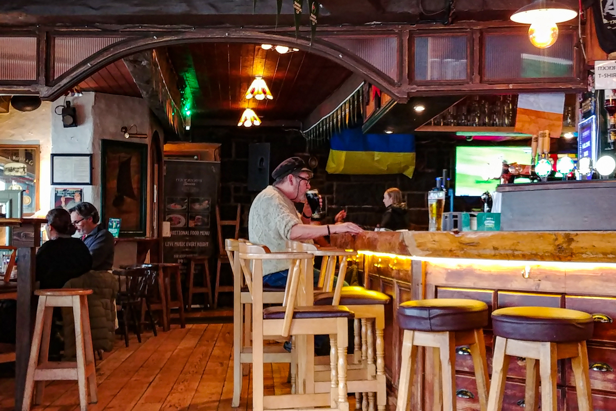 8 pubs tradicionales imprescindibles en Galway - 11