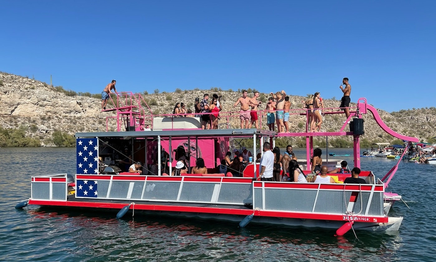 Tiki Party Boats puede alquilar para la mejor fiesta de verano - 13