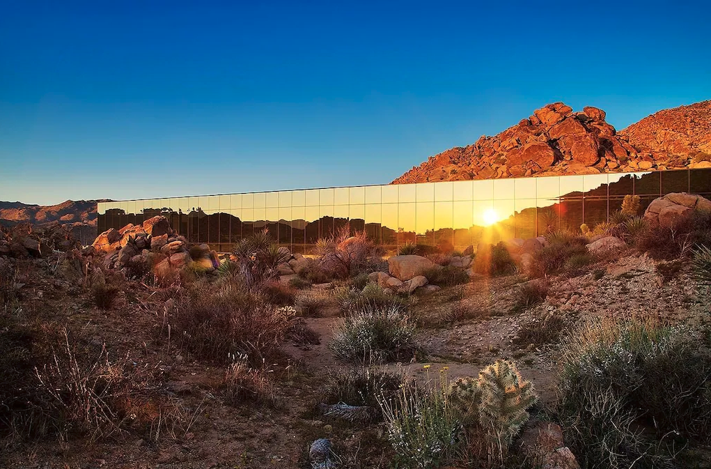 La casa de vidrio de Joshua Tree ofrece dramáticas vistas al desierto - 25