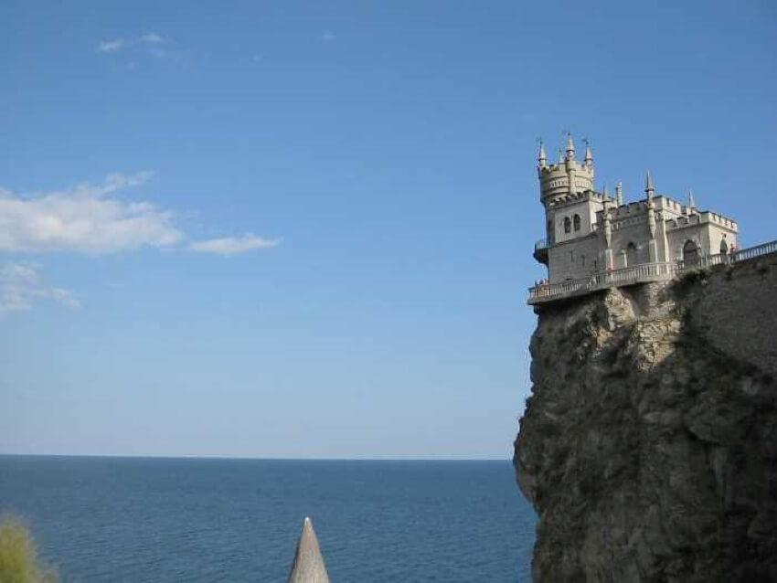 Swallow's Nest Castle Crimea - Castillo de cuento de hadas en un acantilado - 13