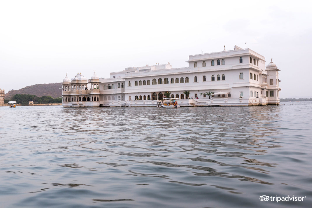 10 hoteles flotantes que son mejores que los bungalows sobre agua | Esta web - 17