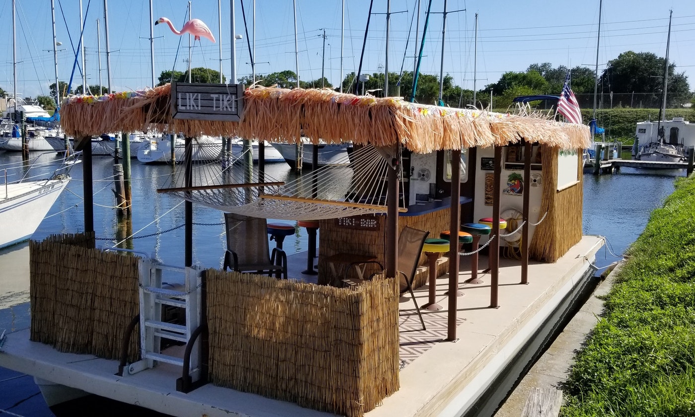 Tiki Party Boats puede alquilar para la mejor fiesta de verano - 15
