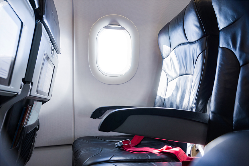 6 formas de sobrevivir al asiento central en un avión | Esta web - 7
