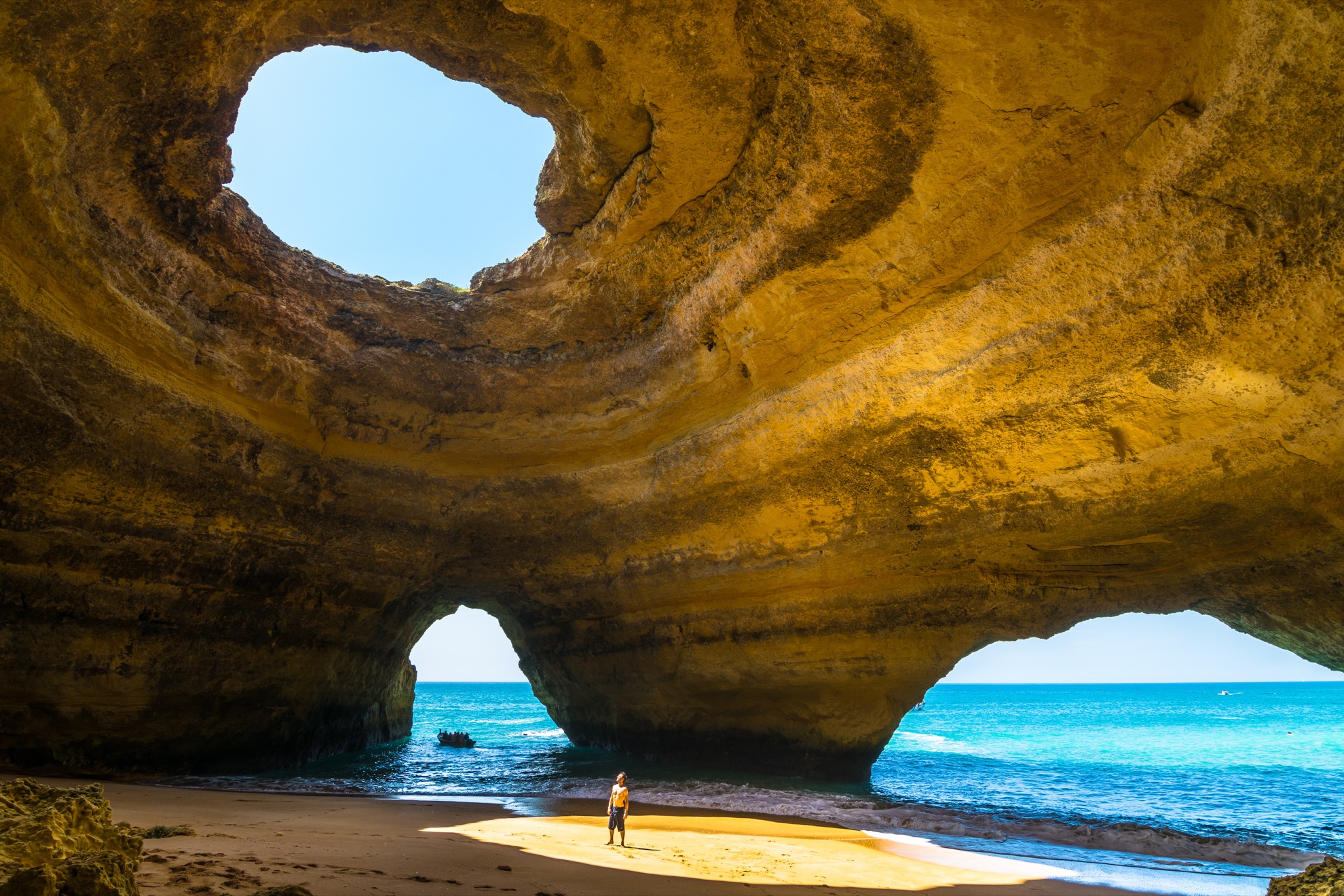 9 razones para visitar las impresionantes cuevas de Benagil de Portugal - 9