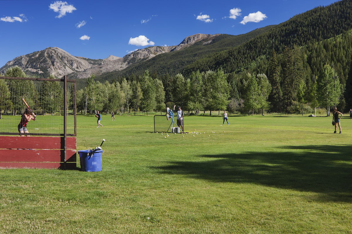 Puedes alquilar el hermoso rancho de Colorado de 160 acres de Kevin Costner, pero te costará - 11