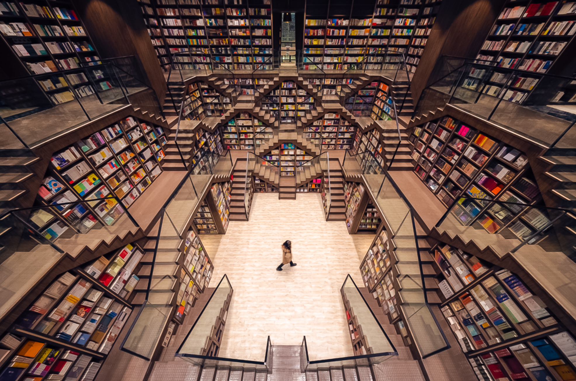 La librería Chongqing Zhongshuge de China necesita un lugar en la lista de deseos de cada amante de los libros - 11