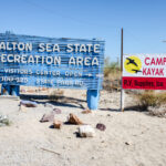 Visite el Mar de Salton, donde el agua es peligrosa, pero el senderismo es excelente