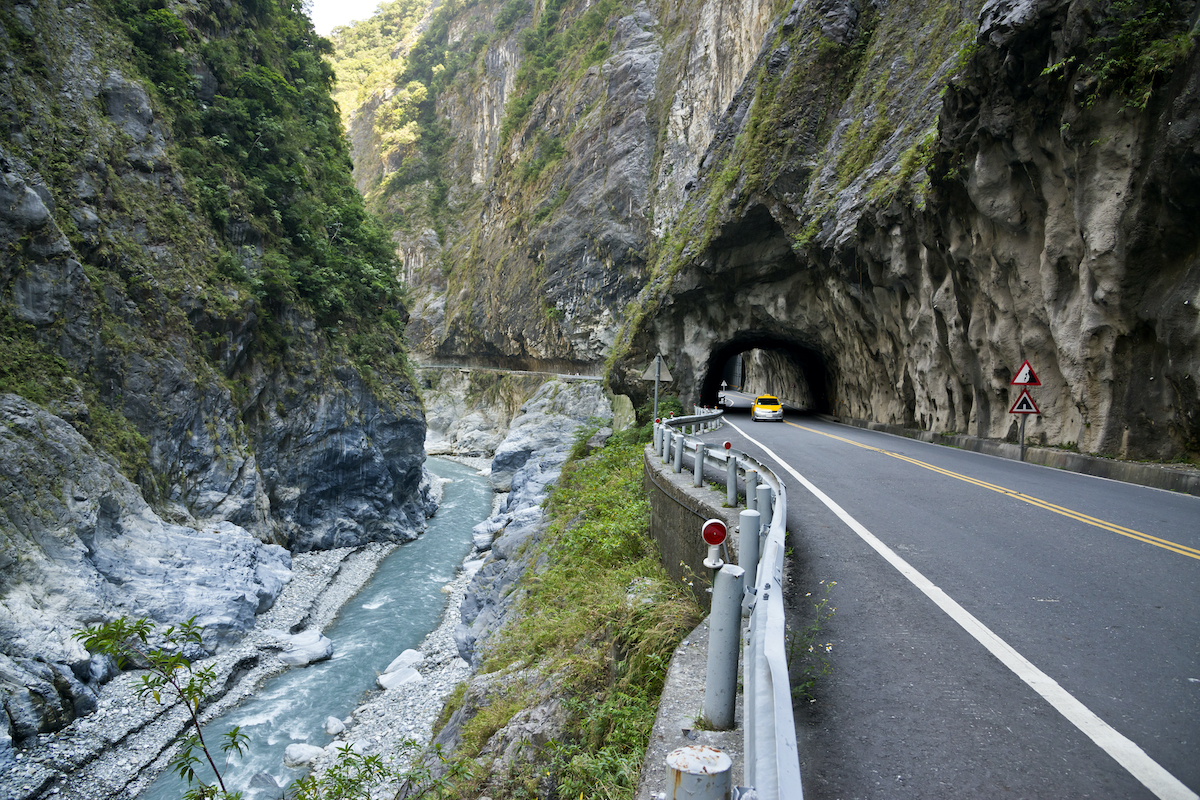 14 de las carreteras más aterradoras del mundo - 13