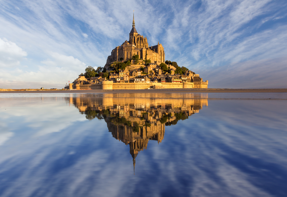 Ver Mont Saint-Michel convertirse en una isla en la marea alta - 9