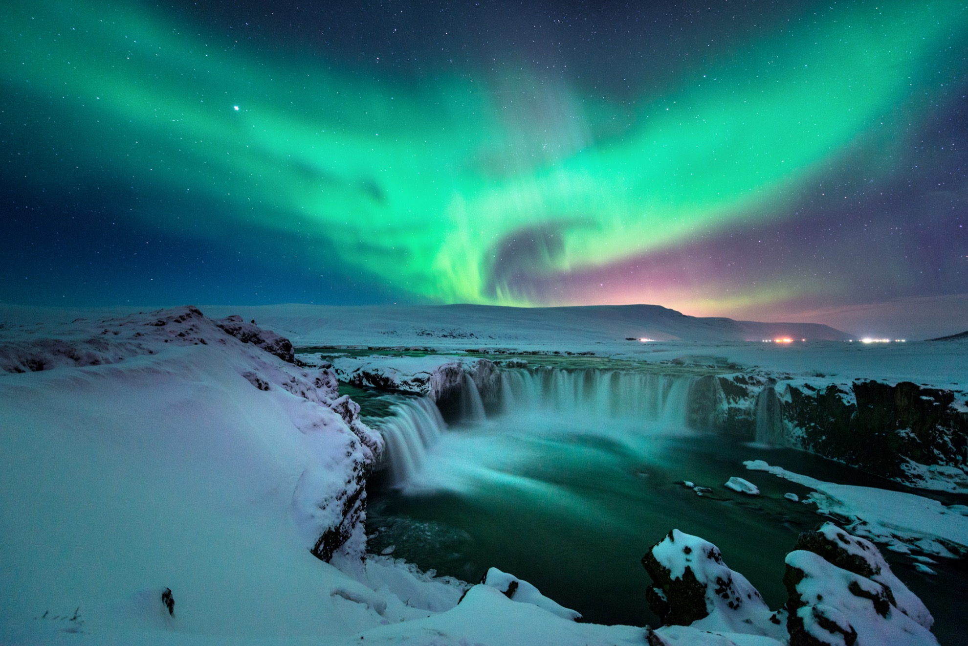 11 Hechos rápidos sobre Godafoss: la cascada mítica de Islandia - 9