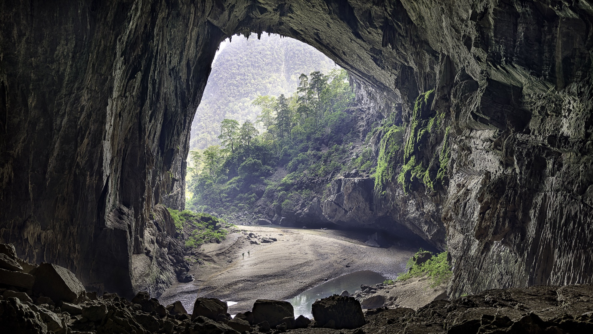 La cueva de Son Doong en Vietnam es tan grande que tiene su propio sistema meteorológico - 15