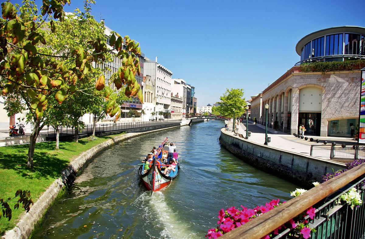 Por qué Aveiro, Venecia de Portugal y Costa Nova son destinos imprescindibles - 9