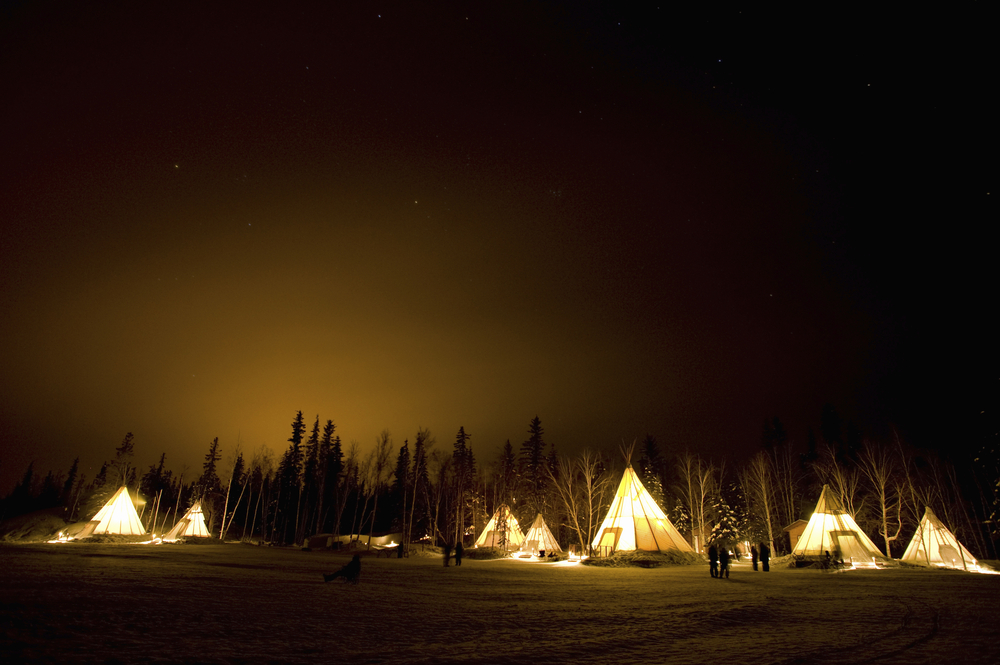 Experimente las luces del norte desde un tipi privado en el pueblo de Aurora de Canadá - 13