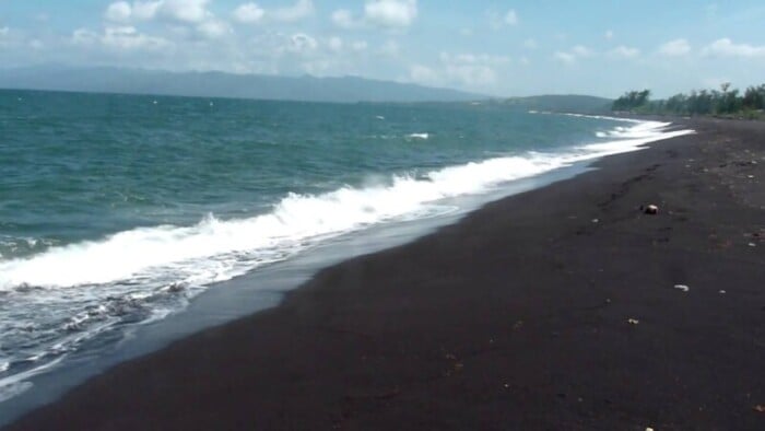 20 mejores playas de arena negra del mundo - 7