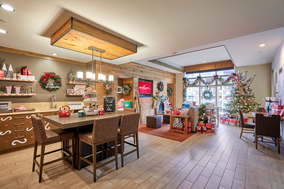 Echa un vistazo a estas mejores suites de Navidad de Hallmark: cómo los fanáticos pueden reservar una estancia - 7