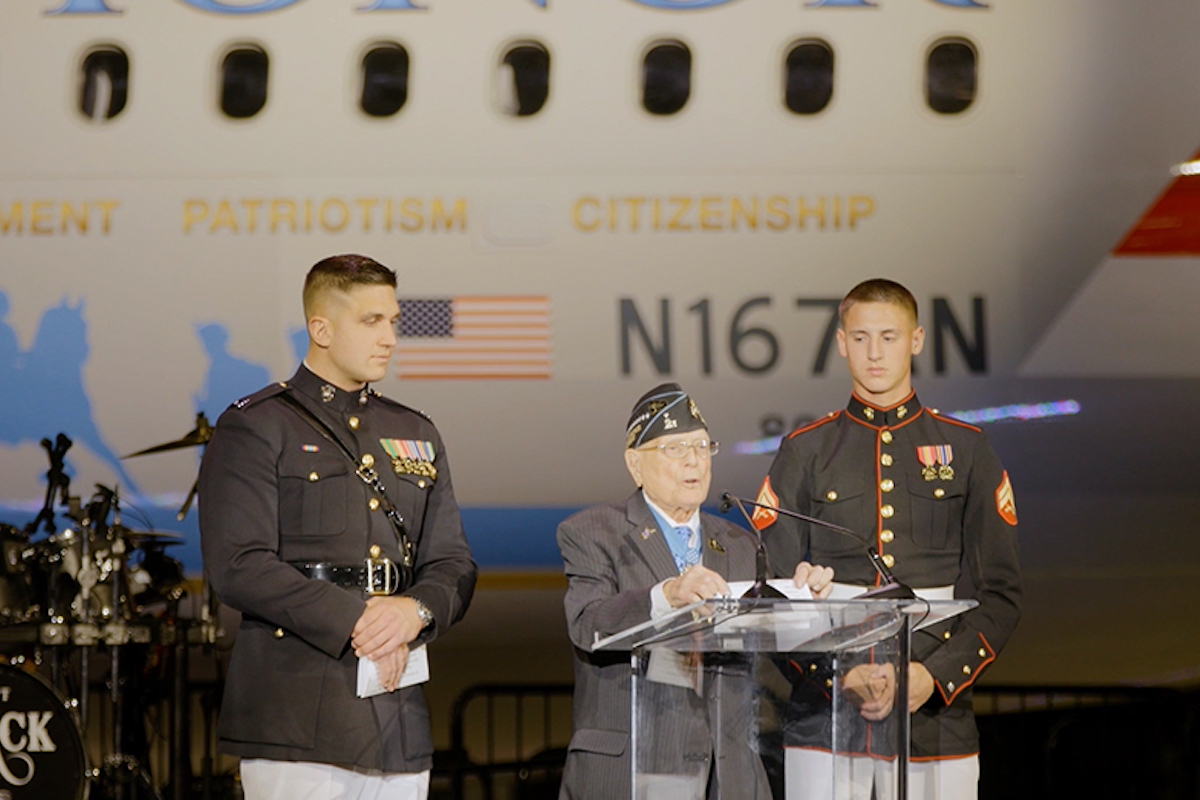 American Airlines presenta homenaje a los destinatarios de la Medalla del Honor - 11