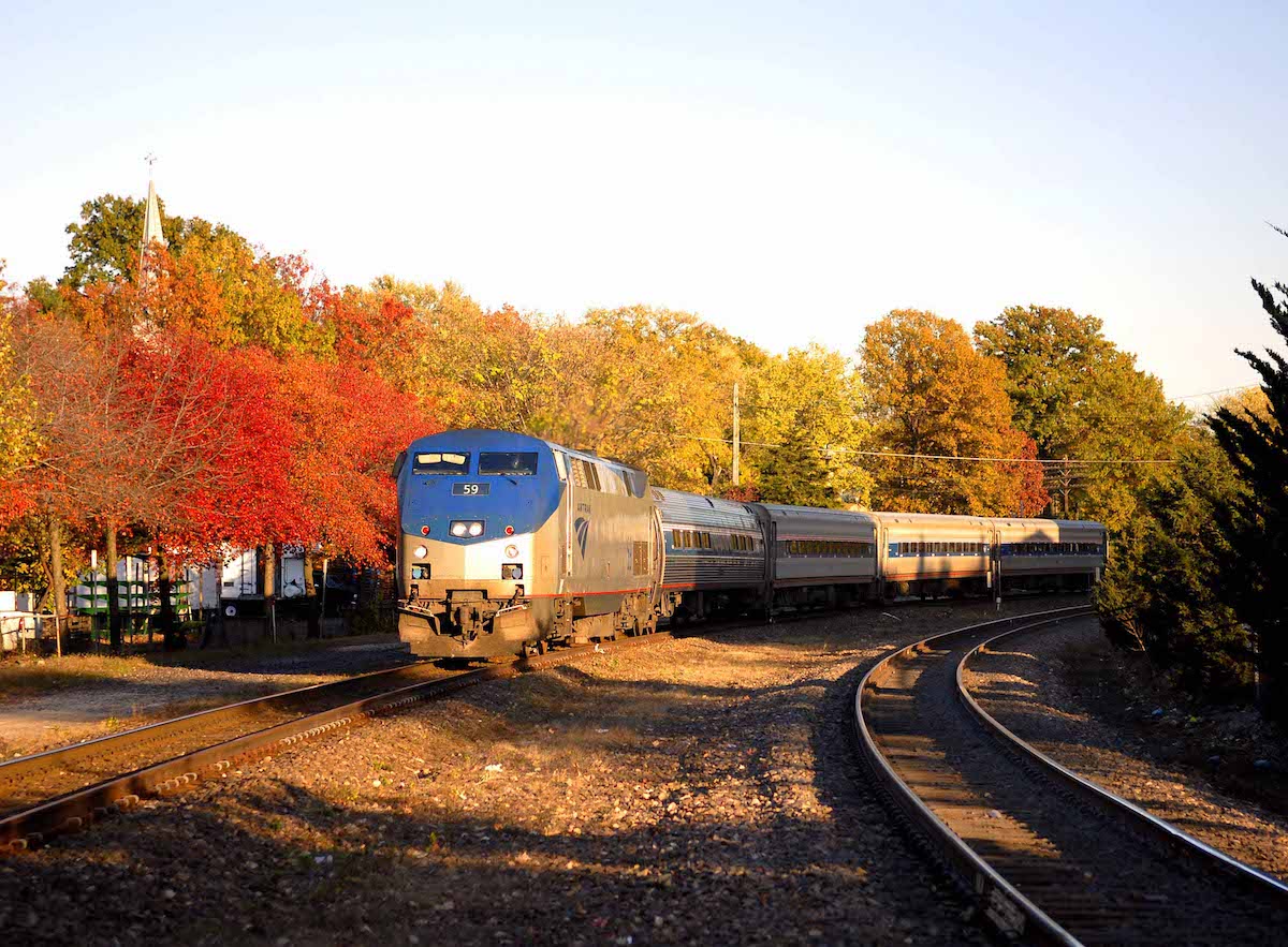 8 paseos en tren de follaje de otoño espectaculares en los EE. UU. - 17