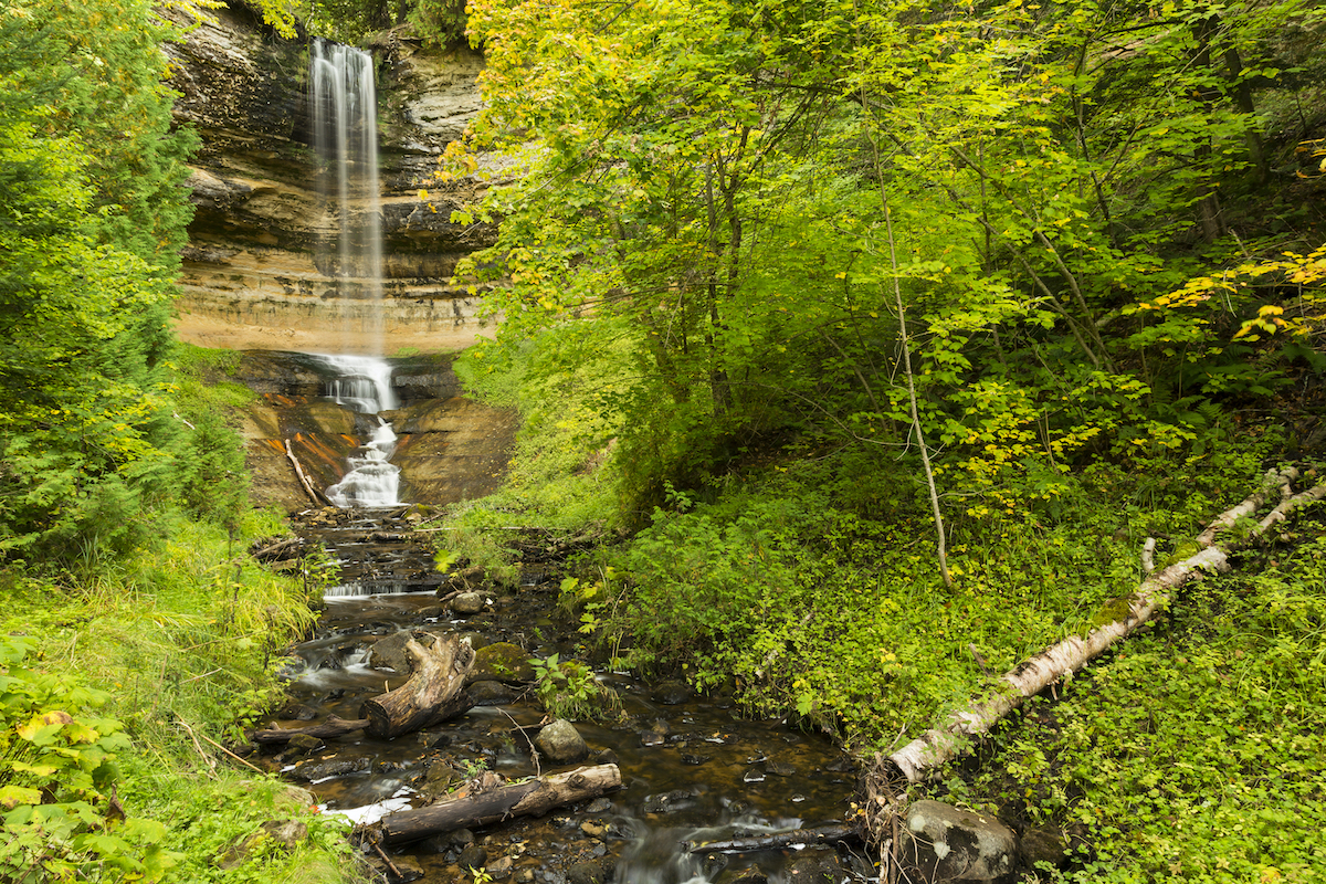 7 hermosas cascadas para visitar en la península superior de Michigan - 7