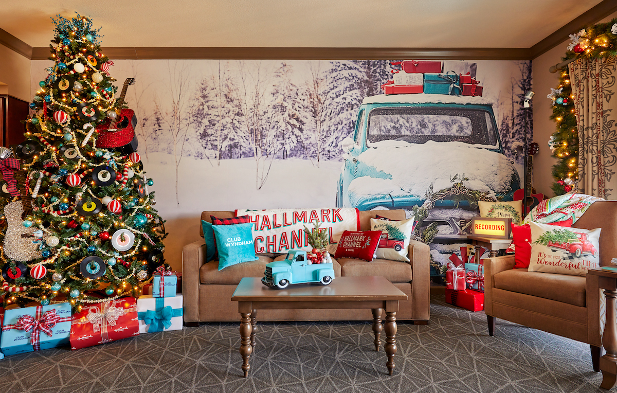 Echa un vistazo a estas mejores suites de Navidad de Hallmark: cómo los fanáticos pueden reservar una estancia - 163