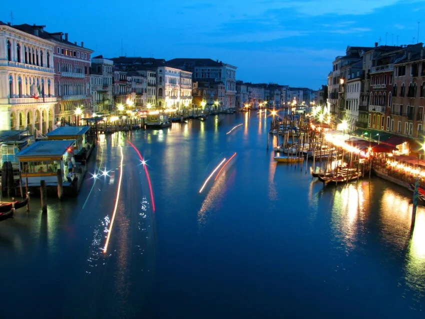 Recorriendo la calle más intrigante del mundo: el Gran Canal de Venecia - 11