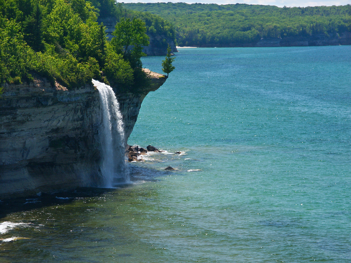 7 hermosas cascadas para visitar en la península superior de Michigan - 9