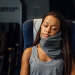 8 almohadas de cuello que no te avergonzarán en el avión