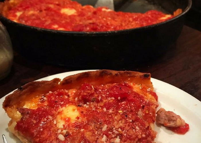 10 mejores lugares para la pizza de plato profundo de Chicago - 23