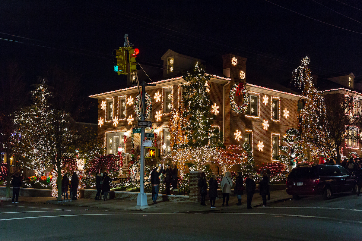 7 consejos principales para experimentar las luces de Navidad Dyker Heights de Brooklyn - 3
