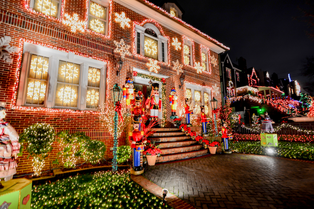 7 consejos principales para experimentar las luces de Navidad Dyker Heights de Brooklyn - 11