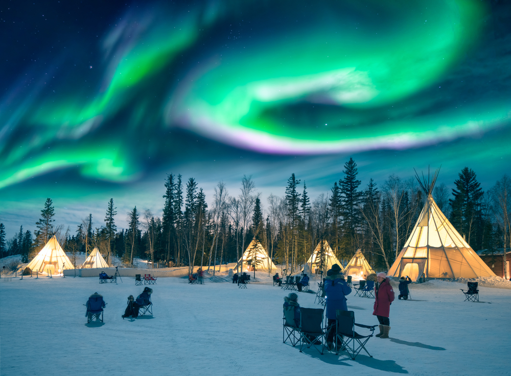 Experimente las luces del norte desde un tipi privado en el pueblo de Aurora de Canadá - 9