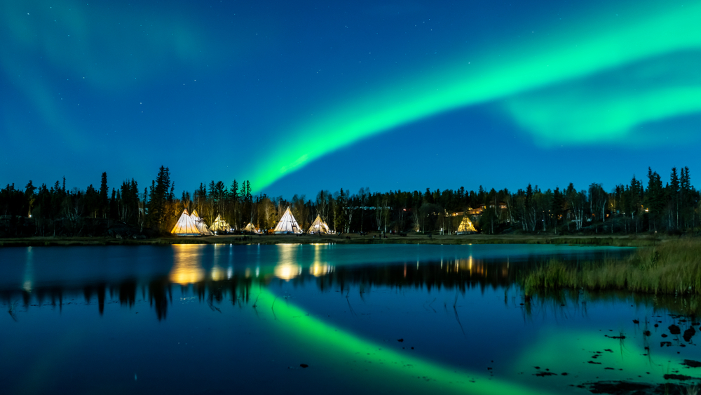 Experimente las luces del norte desde un tipi privado en el pueblo de Aurora de Canadá - 225
