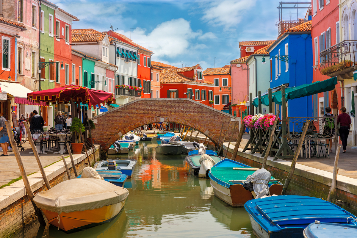 Los coloridos tonos de este pequeño pueblo pesquero en Italia te animarán instantáneamente - 7