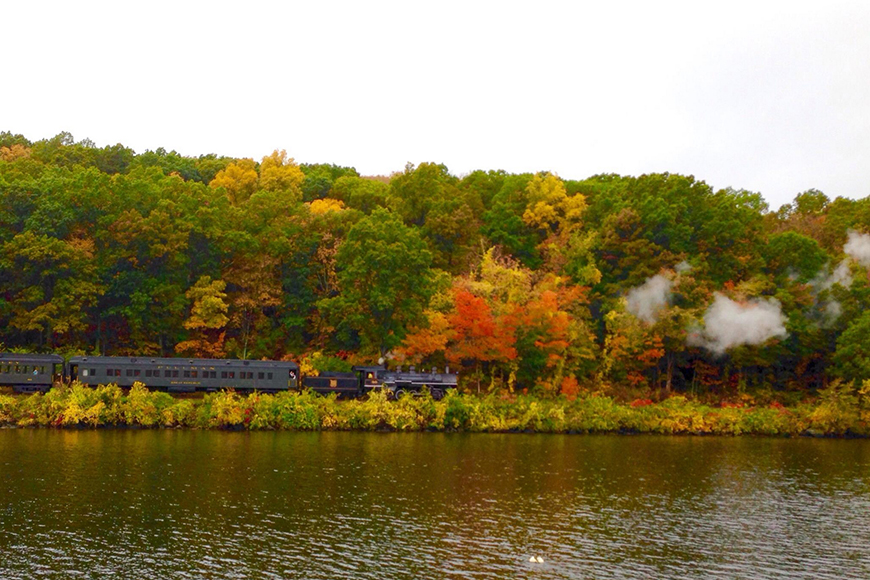 Los 10 mejores paseos en tren de otoño en los EE. UU. - 23
