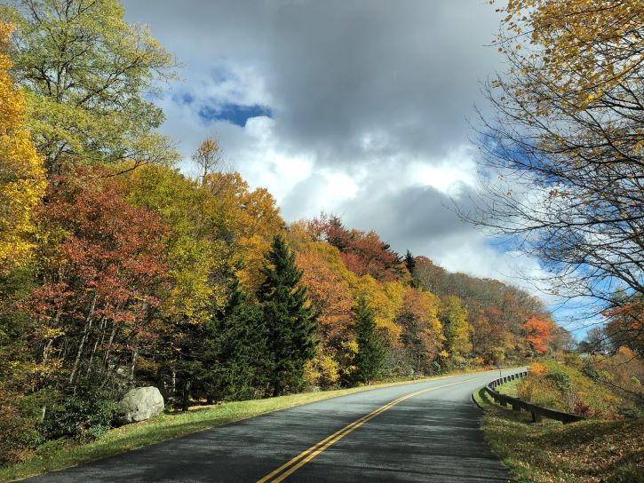 Los lugares más pintorescos para disfrutar del follaje de otoño en Carolina del Norte - 17