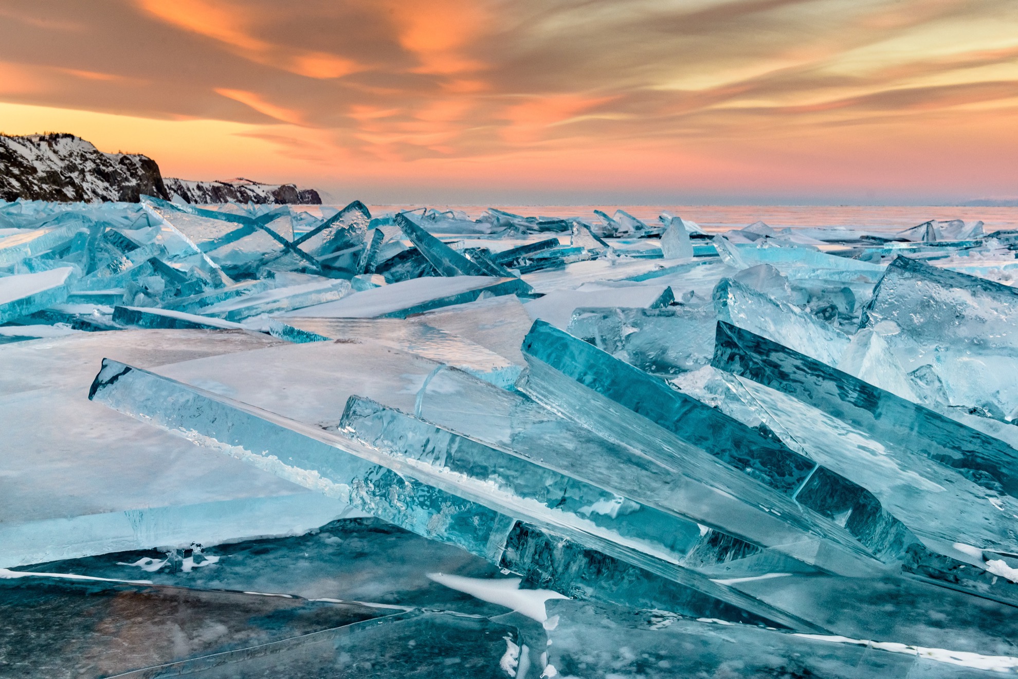 Cómo ver el hielo turquesa del lago Baikal: el lago más antiguo y más profundo del mundo