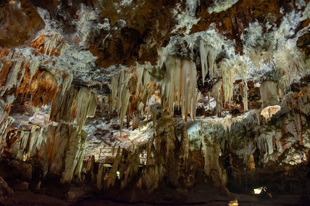 7 cuevas espectaculares para visitar en España - 13
