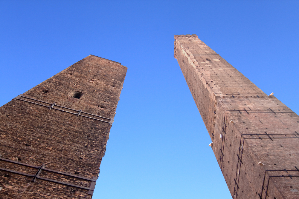 Más allá de Pisa: otras 7 torres de inclinación italiana que vale la pena visitar - 7
