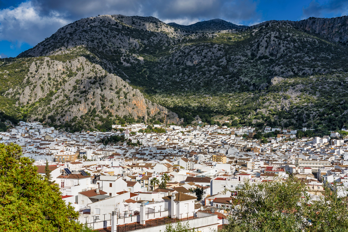7 pintorescos pueblos de montaña blancos para visitar en España - 13
