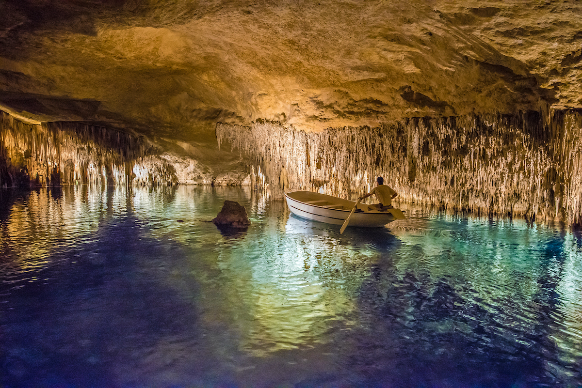 7 cuevas espectaculares para visitar en España - 9