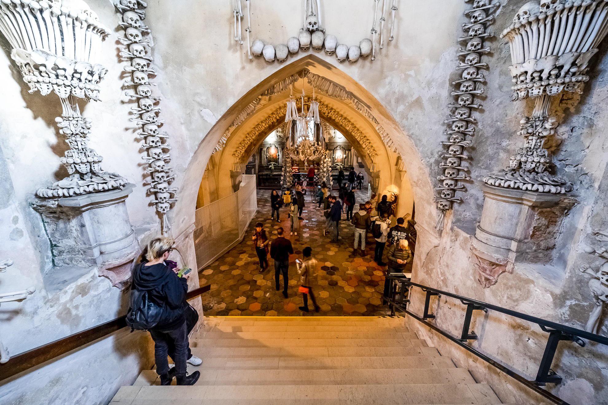 Inside Sedlec: la Iglesia Checa de los Bones - 173