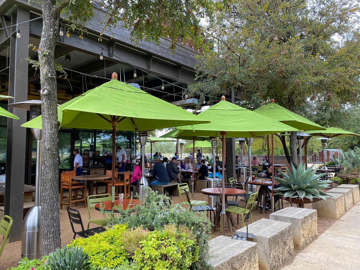 15 mejores restaurantes de Fort Worth perfectos para cenar al aire libre - 17