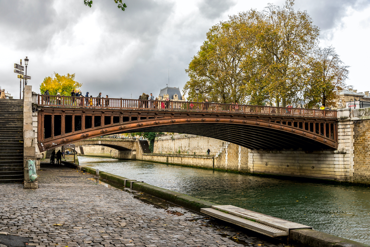 Las historias únicas detrás de estos 9 hermosos puentes en París - 13