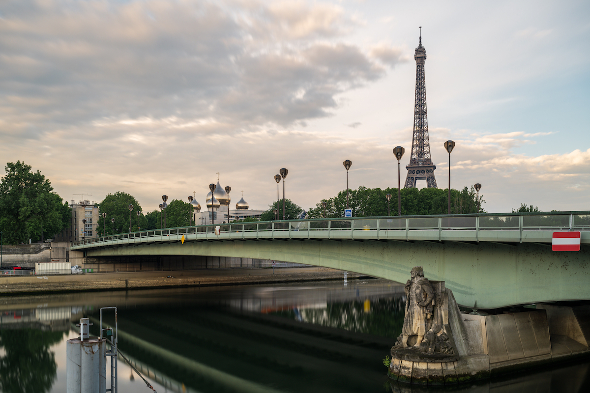 Las historias únicas detrás de estos 9 hermosos puentes en París - 11