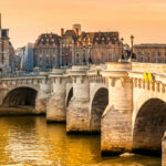 Las historias únicas detrás de estos 9 hermosos puentes en París