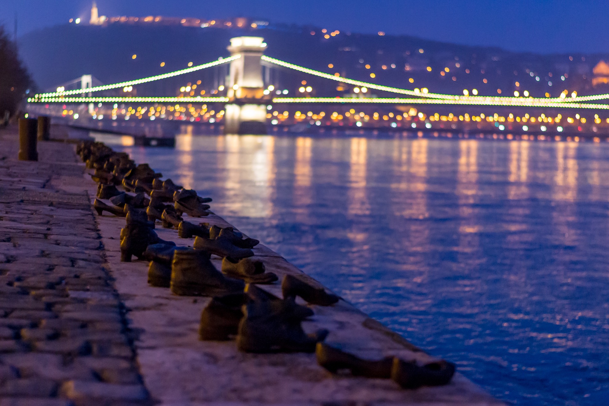Visitar los zapatos de Budapest en el Danubio Memorial - 9