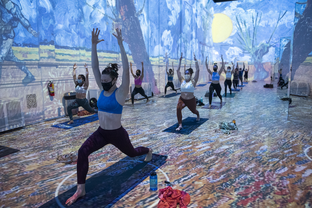 Exhibiciones inmersivas de Van Gogh en cinco ciudades que ahora ofrecen yoga - 7